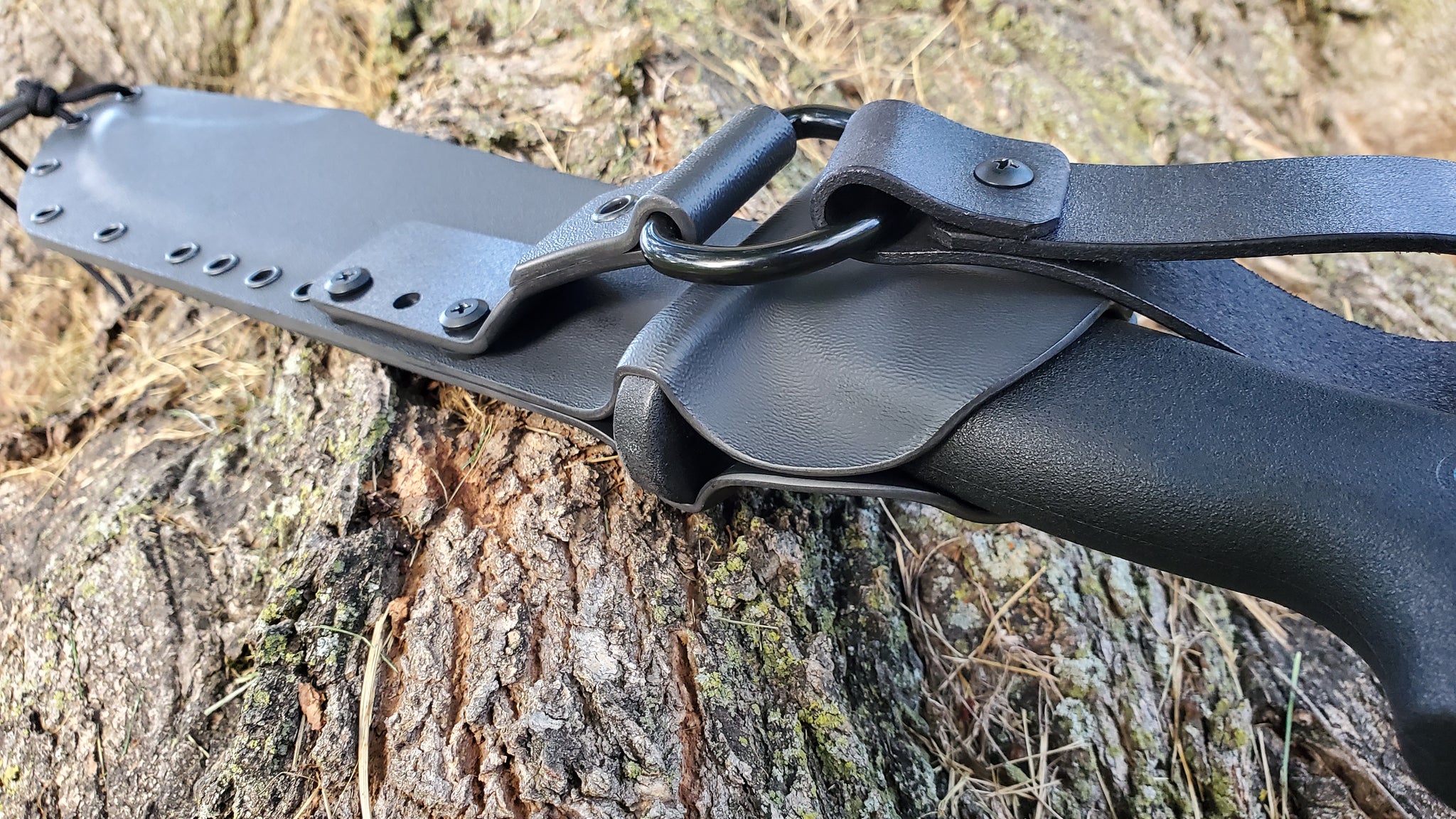 COLD STEEL "BLACK BEAR BOWIE" Kydex Taco Sheath with Leather Dangler