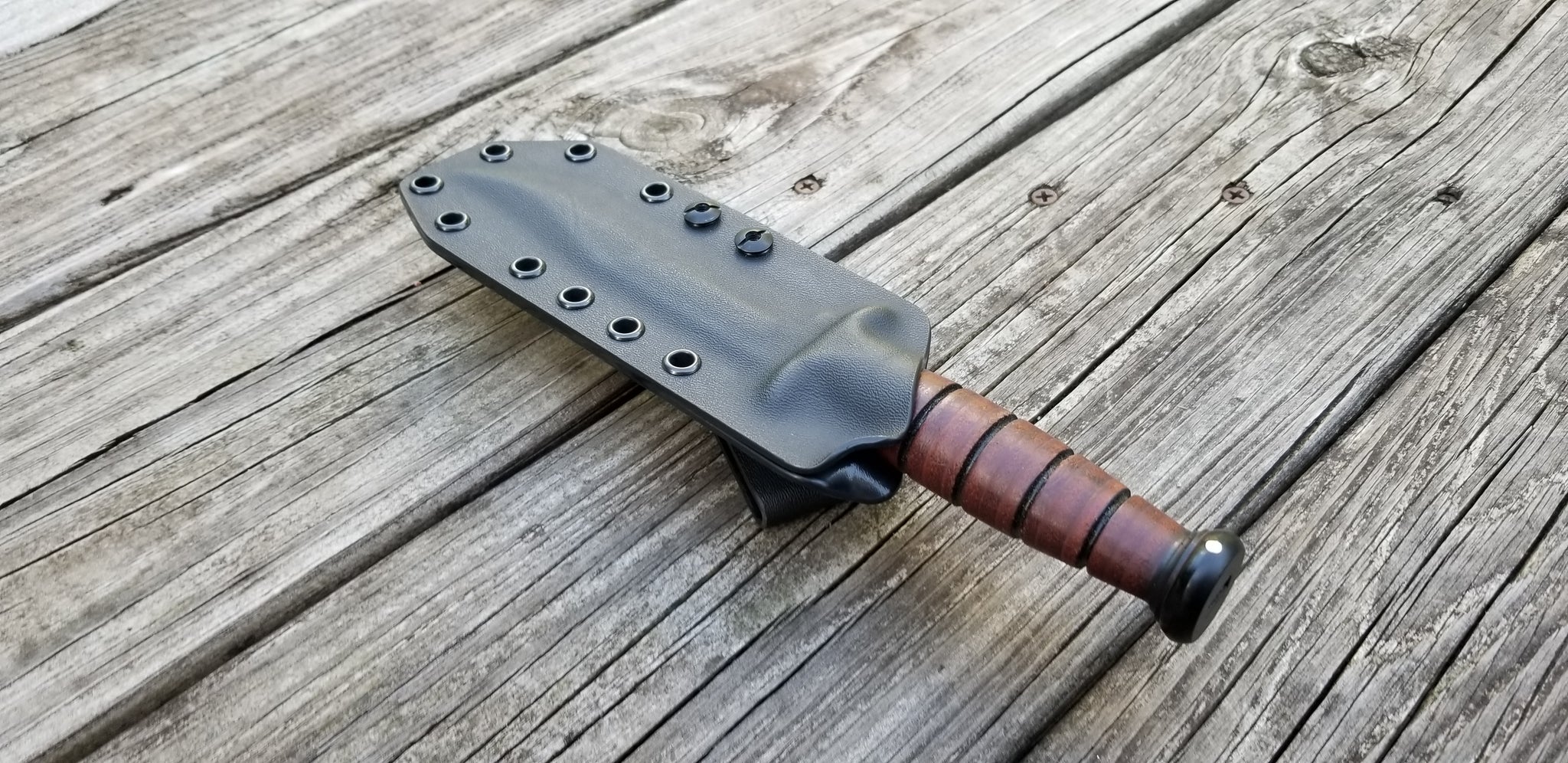 KA-BAR USMC "SHORT" knife Pancake style w/ Canted offset beltloop