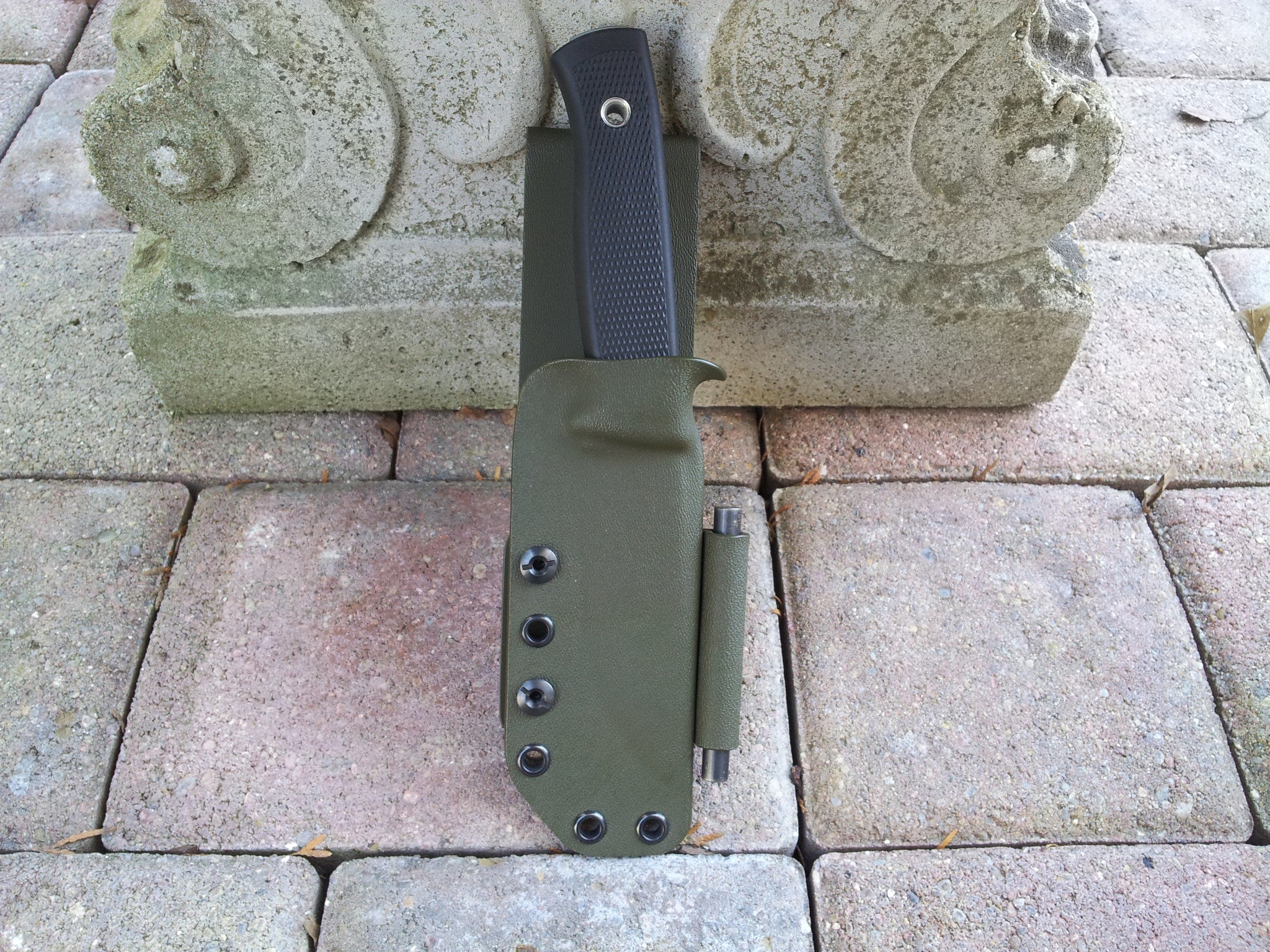 F1 Taco style Kydex Sheath w/ Firesteel Holder and Offset Drop Belt Loop