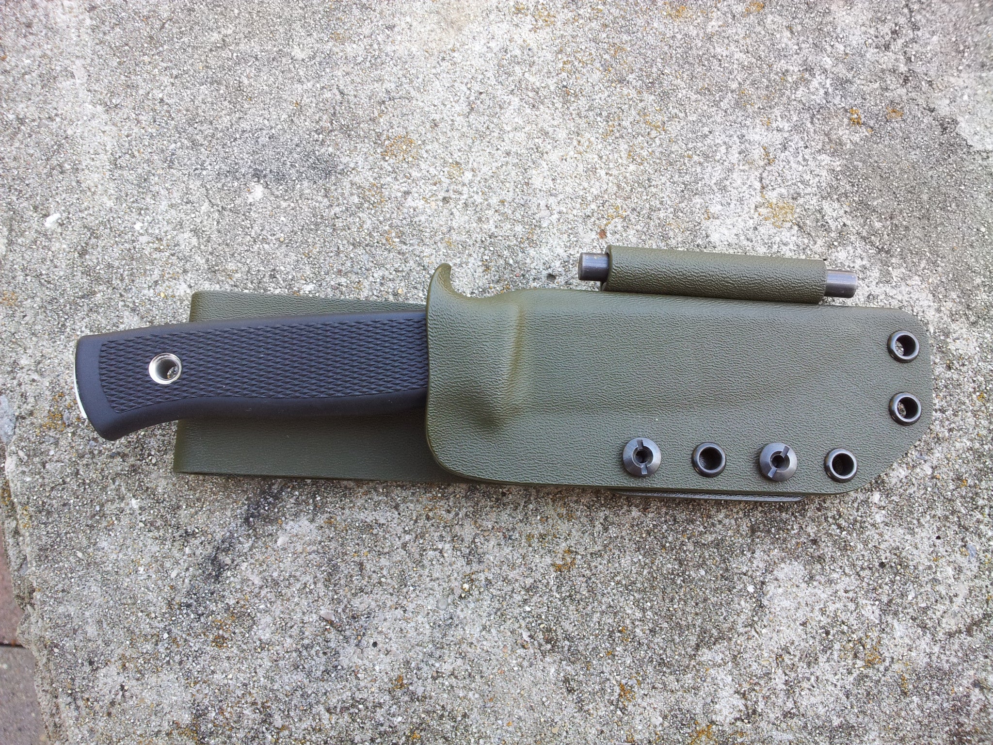 F1 Taco style Kydex Sheath w/ Firesteel Holder and Offset Drop Belt Loop